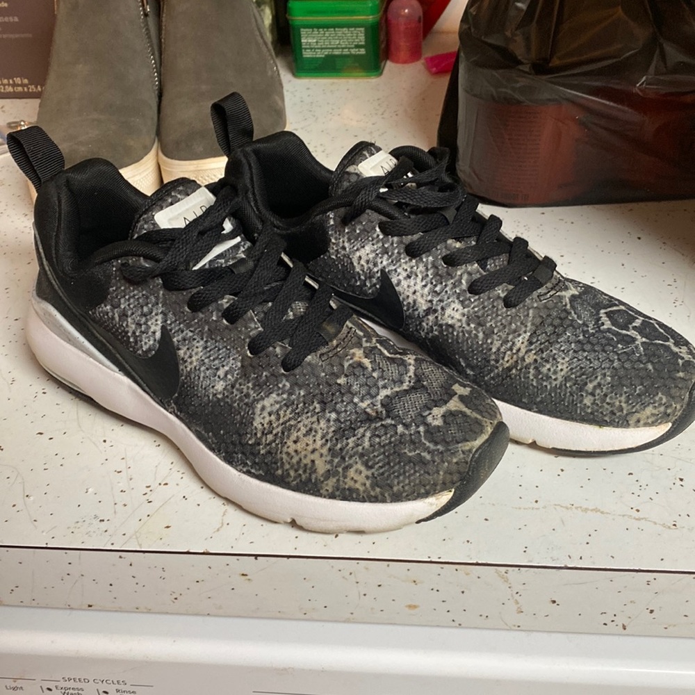 Snake print air max